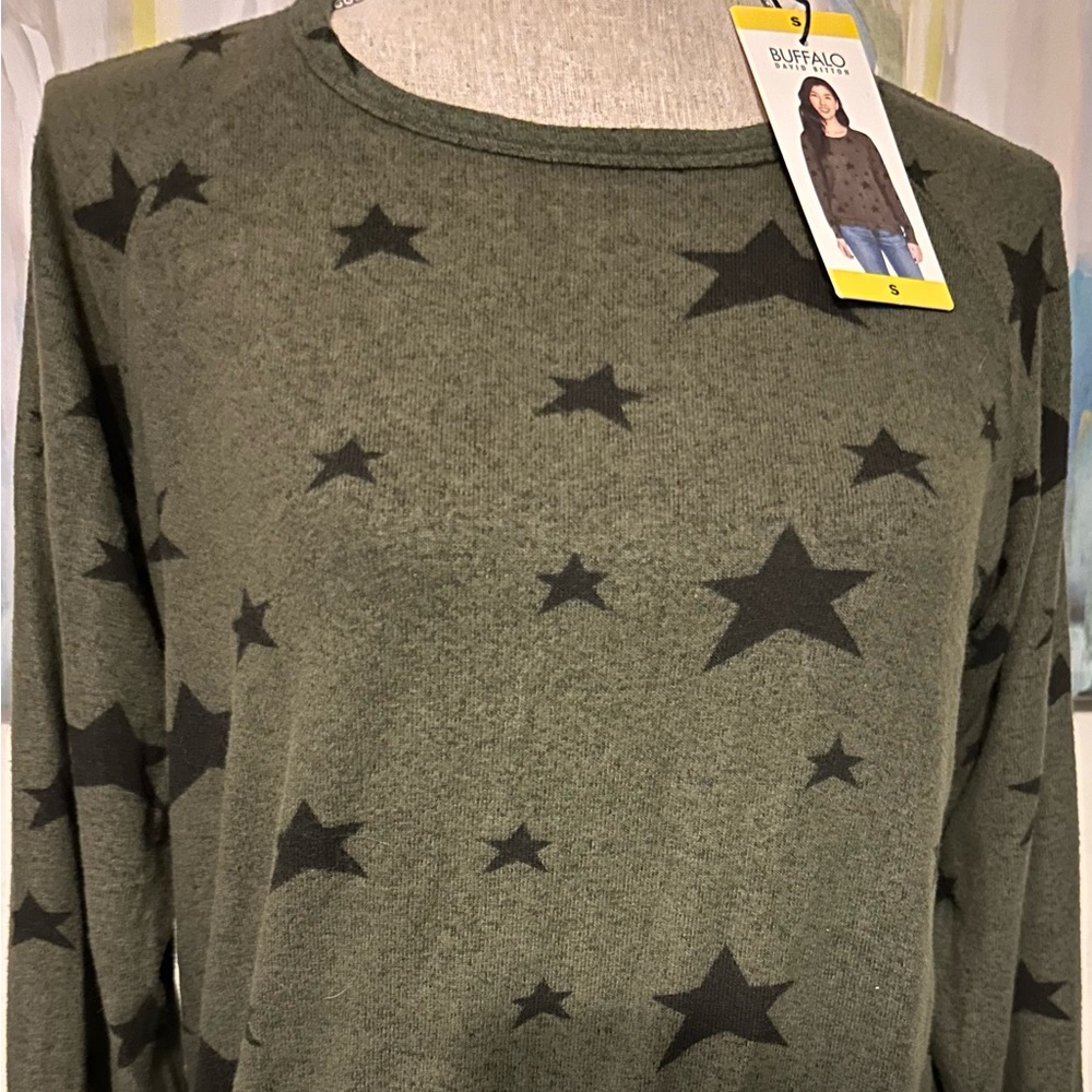 NWT S BUFFALO sweater by David Bitton in army green with black stars 3/4 sleeves